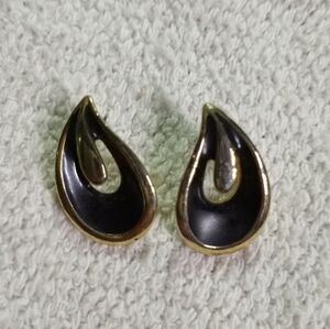 Goldtone black teardrop post earrings no backs